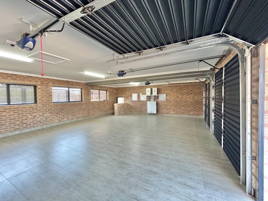 4 Bedroom Property for Sale in Wavecrest Eastern Cape